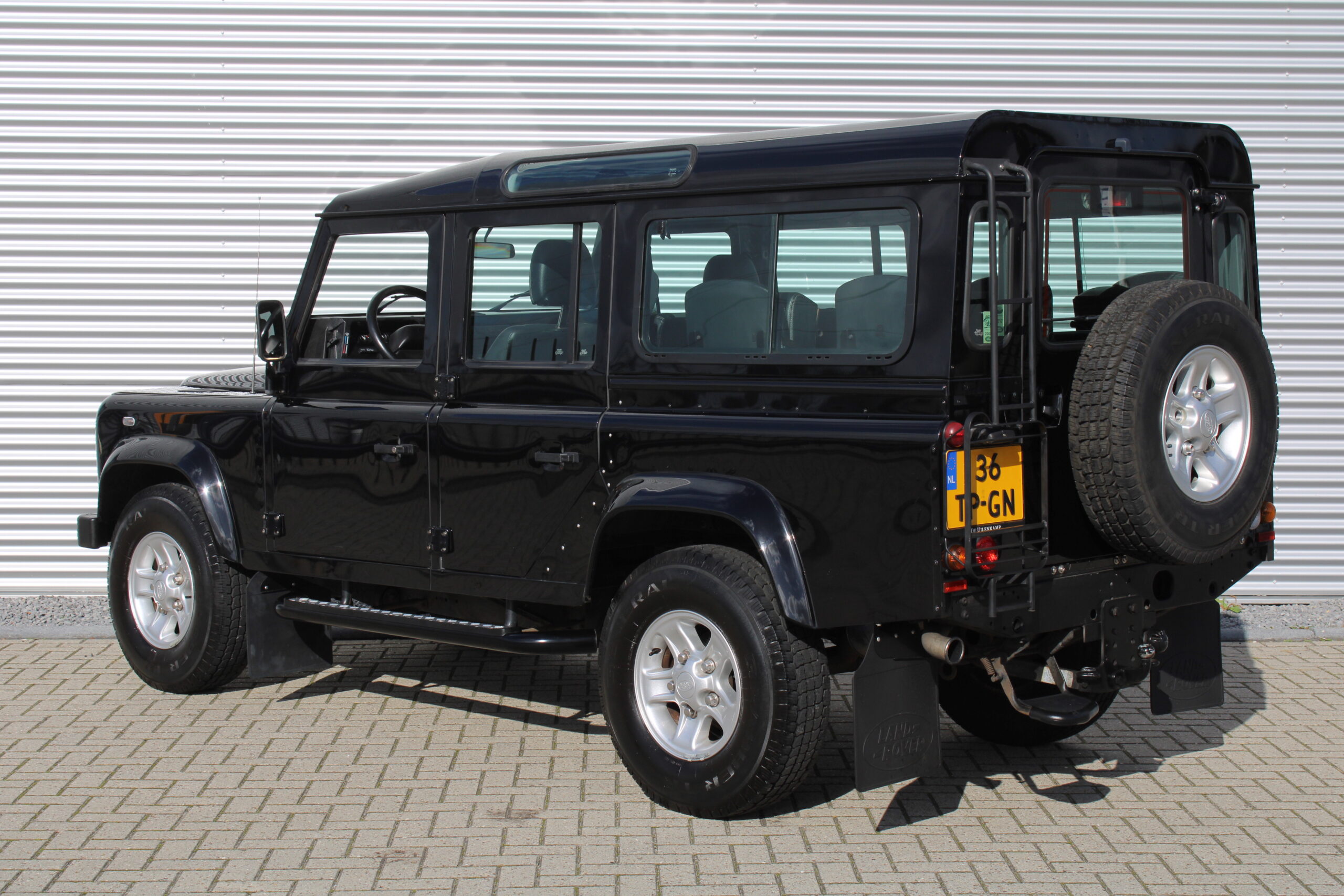 Land Rover Defender 110 Td5 SW X-Tech 9-persoons/ Orig. NL