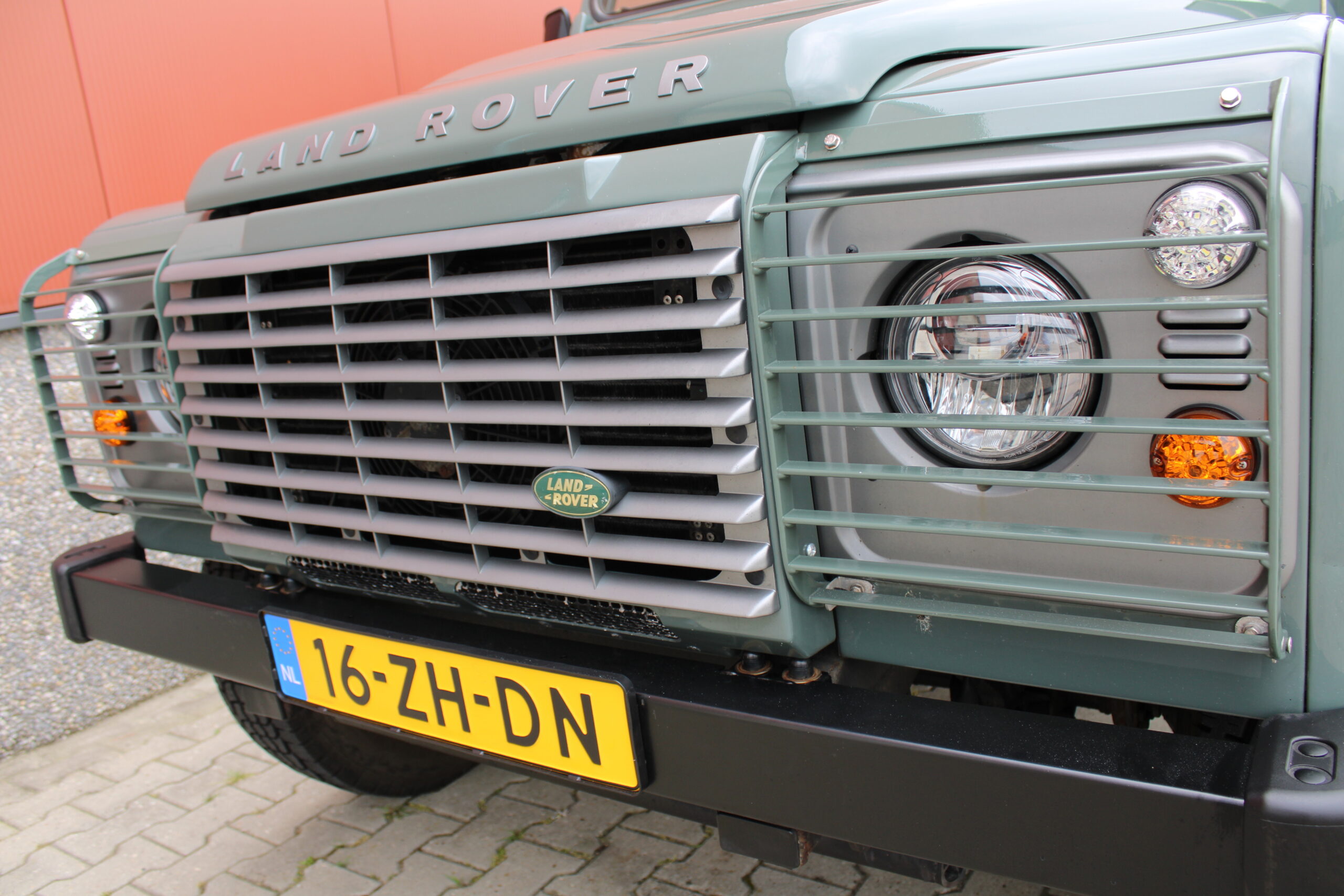 Land Rover Defender 110- 2.4 TD Station Wagon X-Tech 7- seater