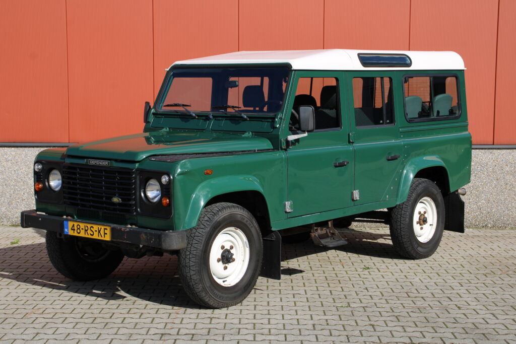 Land Rover Defender 110 2.5 Td5 Station Wagon 9-Seater/ NL auto/ 1e eigenaar