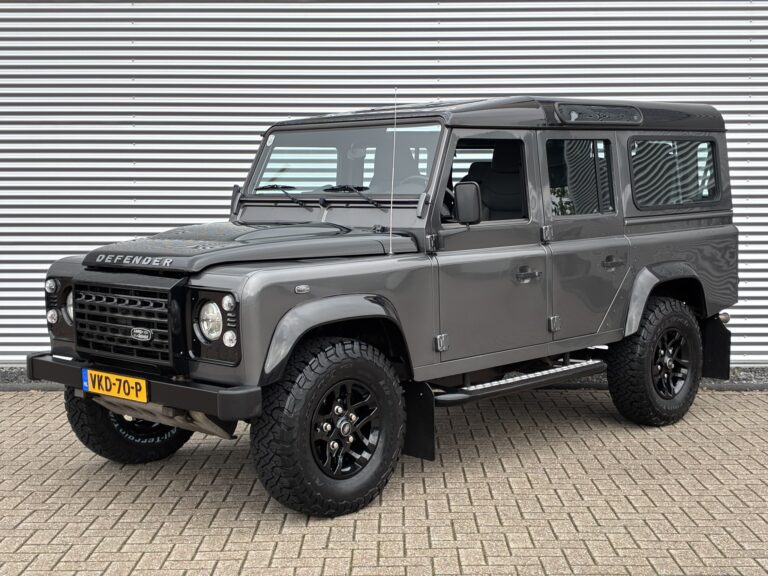 Land Rover Defender 110 2.2 TDCI Adventure Edition/ 7-seater